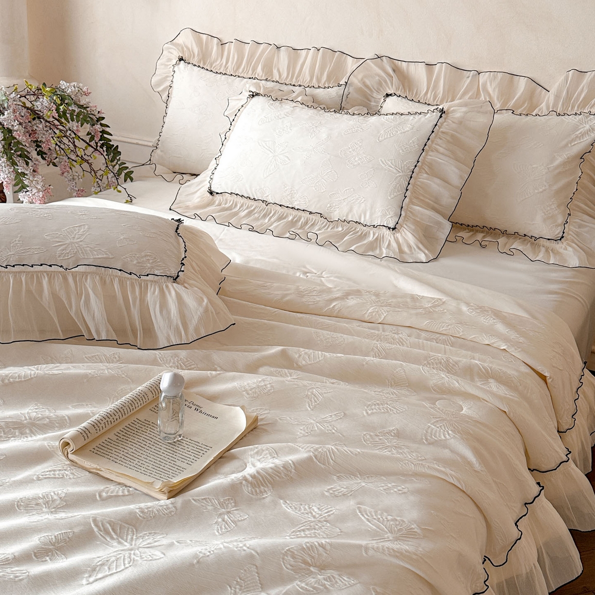 91家纺网 家纺一手货源 找家纺 迪梦姿家纺 2026新款梦蝶真丝提花夏被四件套 奶白色
