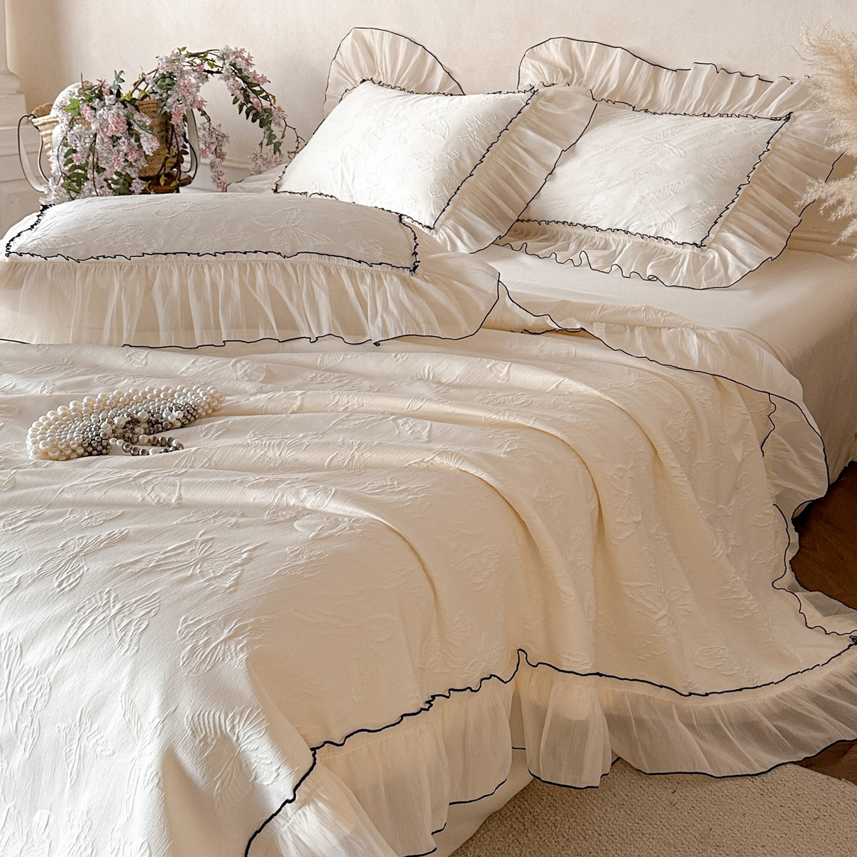 91家纺网 家纺一手货源 找家纺 迪梦姿家纺 2026新款梦蝶真丝提花夏被四件套 奶白色