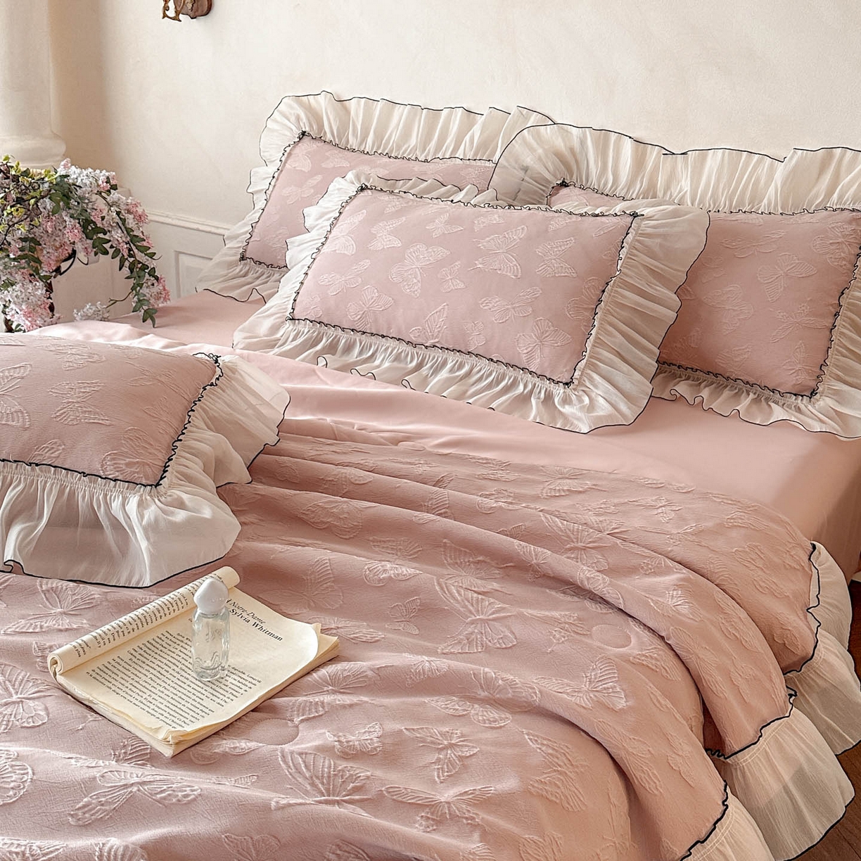 91家纺网 家纺一手货源 找家纺 迪梦姿家纺 2026新款梦蝶真丝提花夏被四件套 浅豆沙