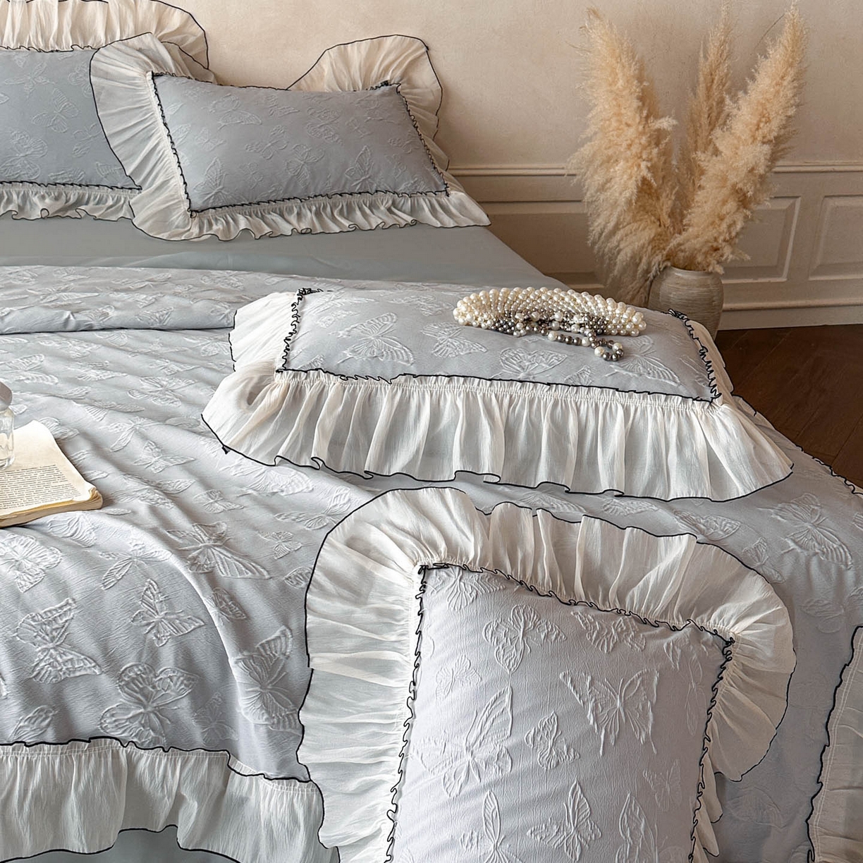 91家纺网 家纺一手货源 找家纺 迪梦姿家纺 2026新款梦蝶真丝提花夏被四件套 青灰色