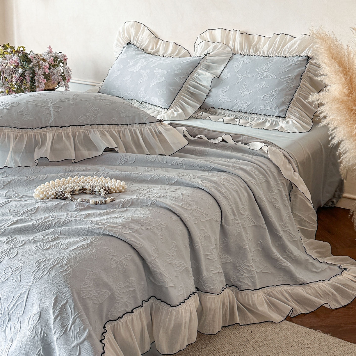 91家纺网 家纺一手货源 找家纺 迪梦姿家纺 2026新款梦蝶真丝提花夏被四件套 青灰色