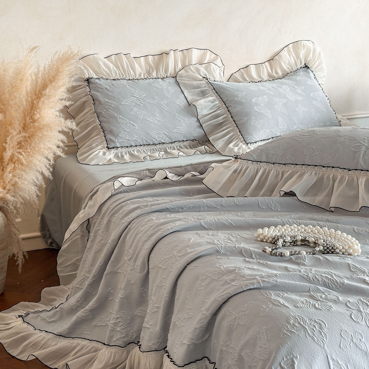 91家纺网 家纺一手货源 找家纺 迪梦姿家纺 2026新款梦蝶真丝提花夏被四件套 青灰色