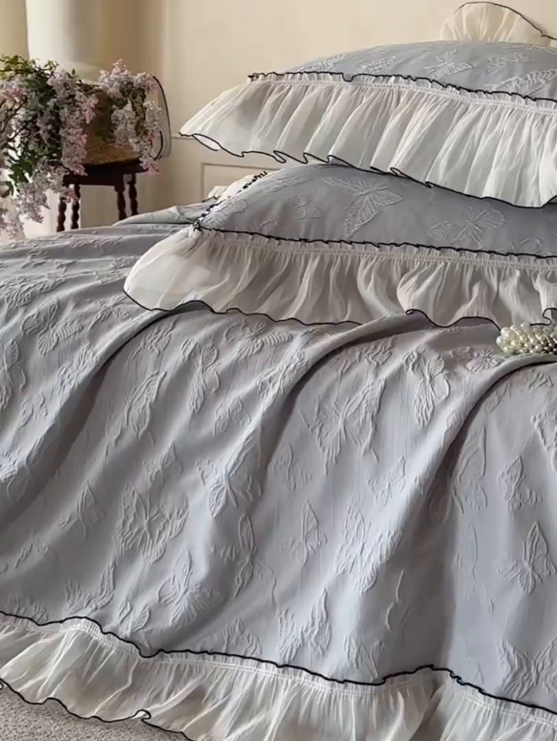 91家纺网 家纺一手货源 找家纺 迪梦姿家纺 2026新款梦蝶真丝提花夏被四件套 青灰色