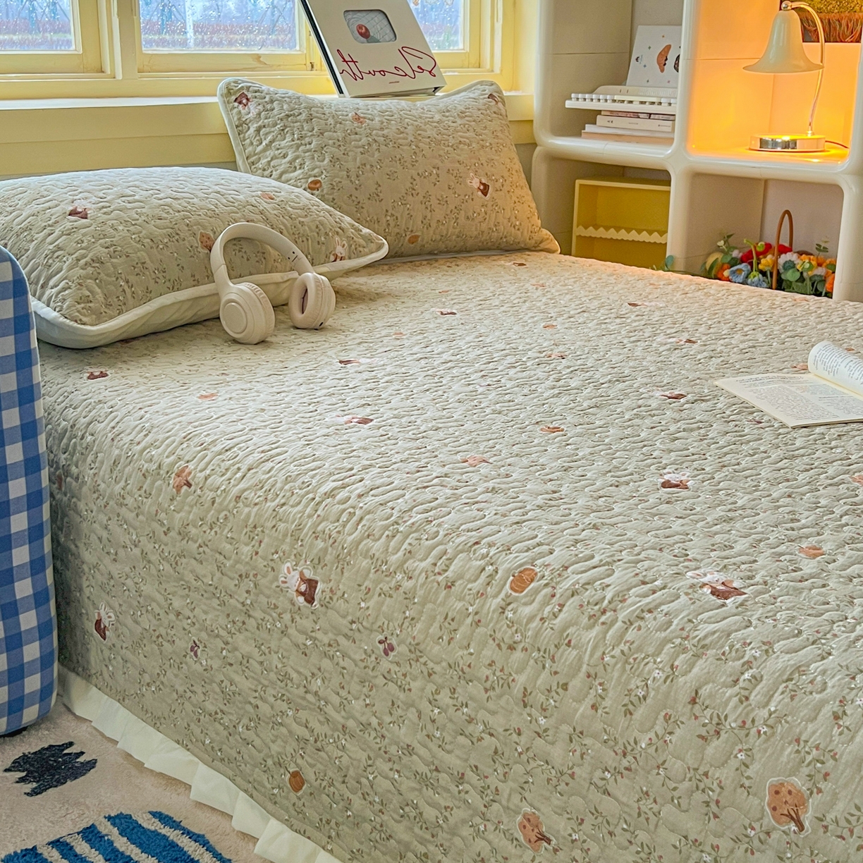 91家纺网 家纺一手货源 找家纺 默忆 2026新款亲肤舒适双层纱花边宽床盖 花草兔