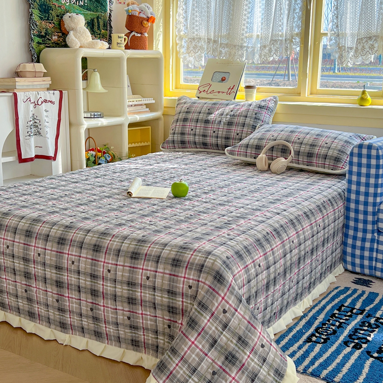 91家纺网 家纺一手货源 找家纺 默忆 2026新款亲肤舒适双层纱花边宽床盖 灰格爱心