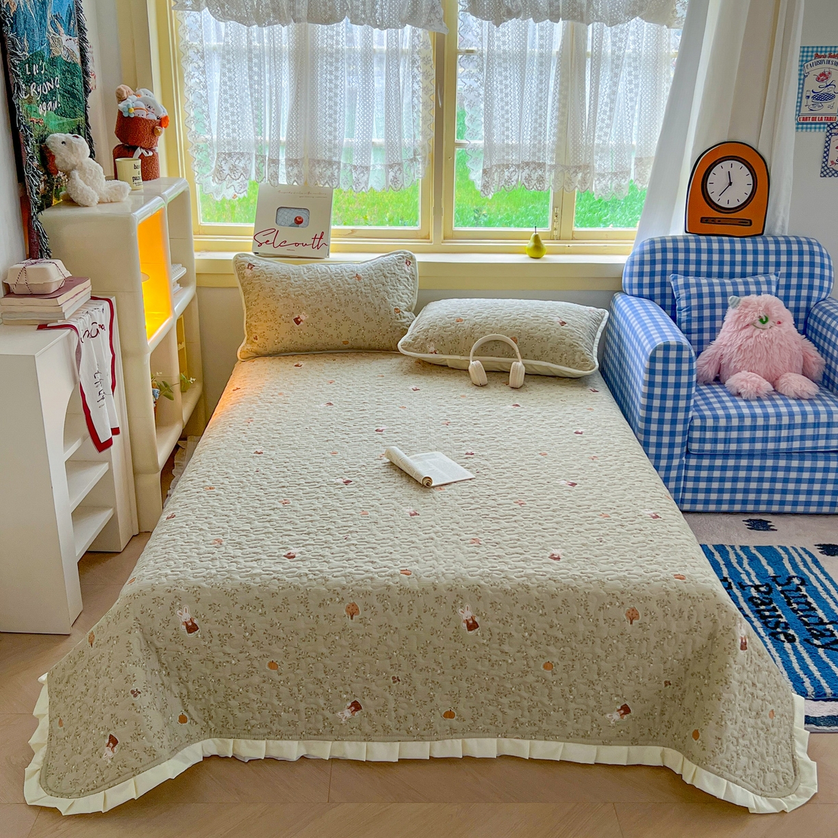 91家纺网 家纺一手货源 找家纺 默忆 2026新款亲肤舒适双层纱花边宽床盖 花草兔