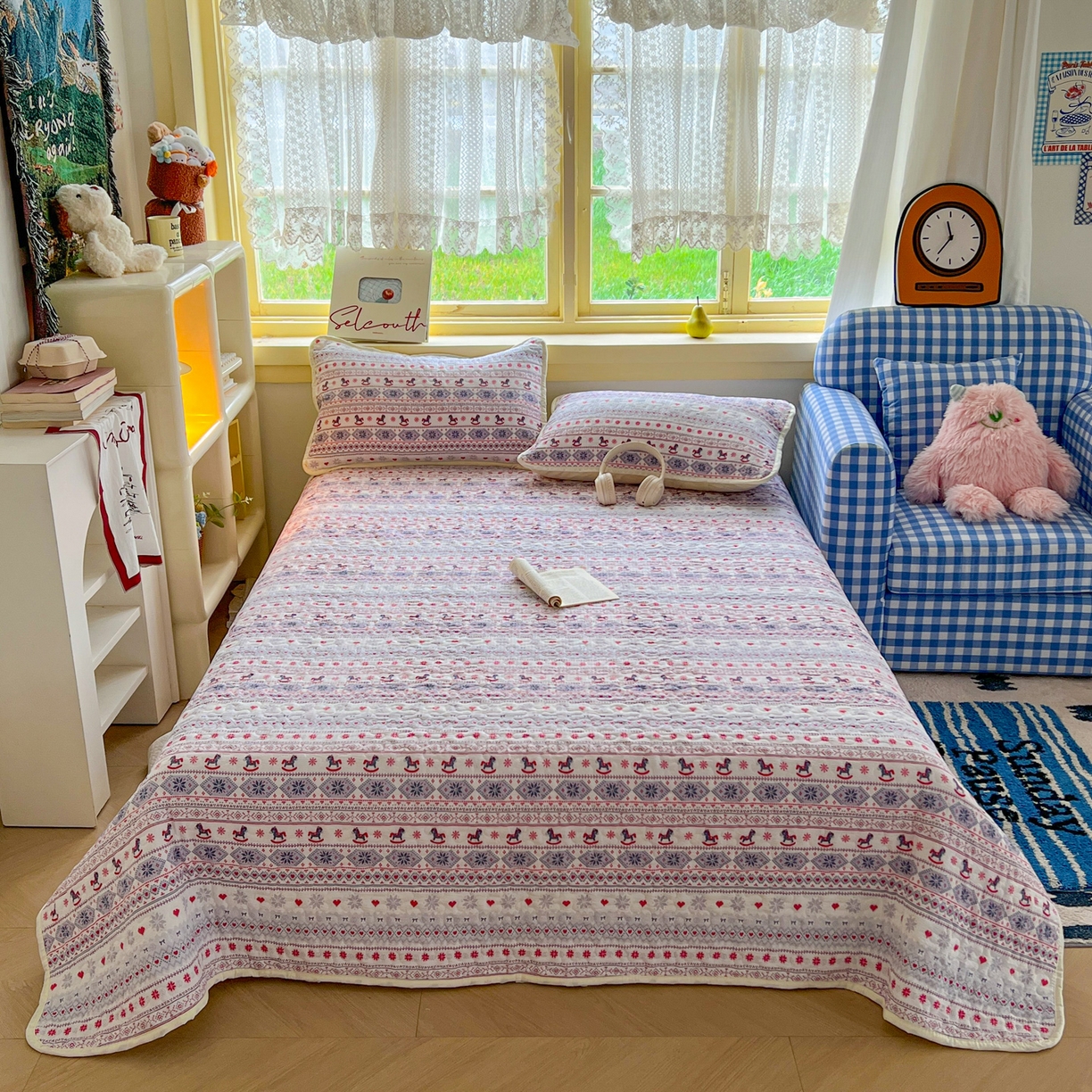 91家纺网 家纺一手货源 找家纺 默忆 2026新款亲肤舒适双层纱花边宽床盖 马到成功