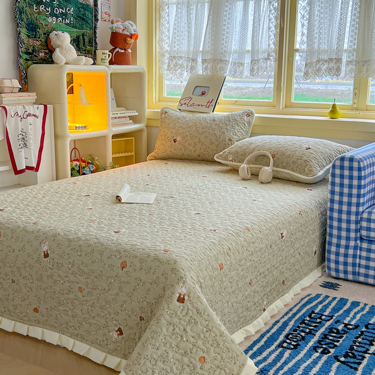 91家纺网 家纺一手货源 找家纺 默忆 2026新款亲肤舒适双层纱花边宽床盖 花草兔