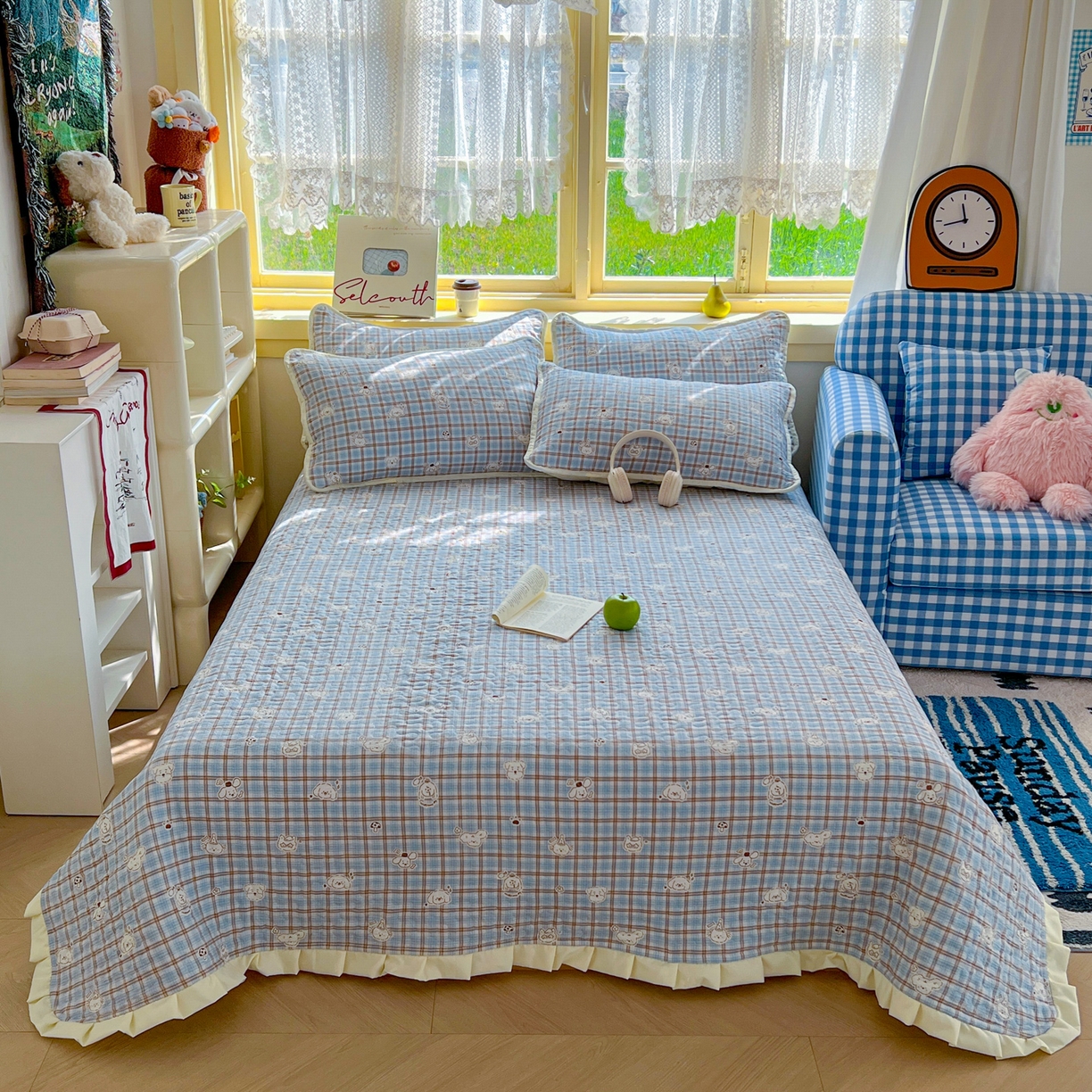 默忆 2026新款亲肤舒适双层纱花边宽床盖 蓝格小熊