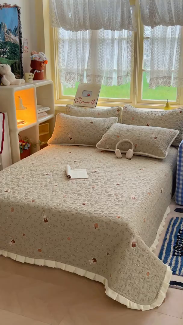 91家纺网 家纺一手货源 找家纺 默忆 2026新款亲肤舒适双层纱花边宽床盖 花草兔