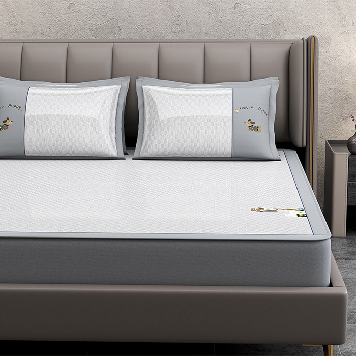 小牛席业 2026新款棋盘格冰丝腊肠狗贴布绣冰丝席席子凉席-床笠款 灰色