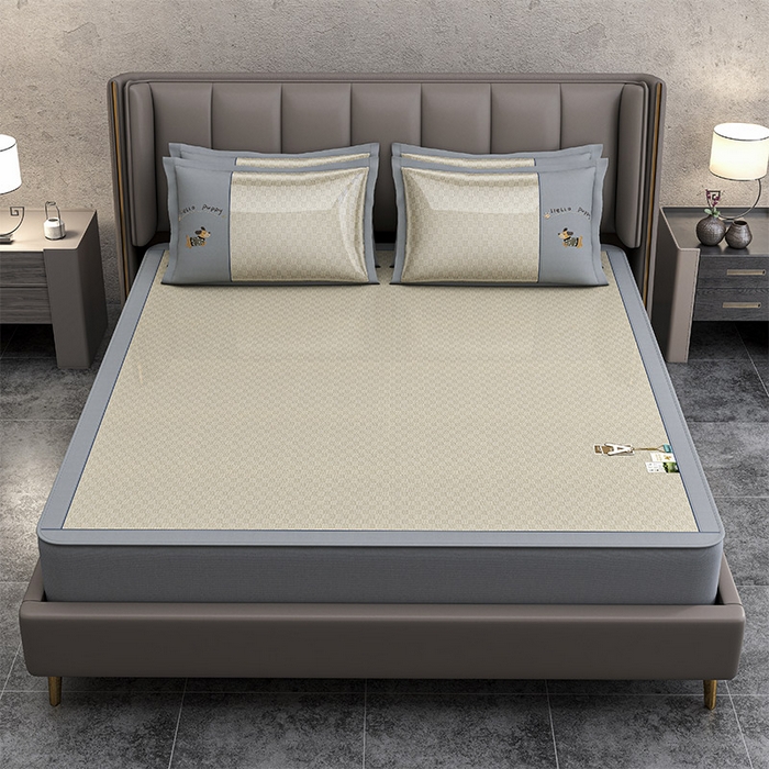 91家纺网 家纺一手货源 找家纺 小牛席业 2026新款棋盘格冰丝腊肠狗贴布绣冰丝席席子凉席-床笠款 咖色