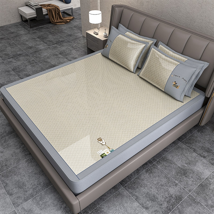 91家纺网 家纺一手货源 找家纺 小牛席业 2026新款棋盘格冰丝腊肠狗贴布绣冰丝席席子凉席-床笠款 咖色