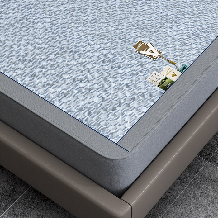 91家纺网 家纺一手货源 找家纺 小牛席业 2026新款棋盘格冰丝腊肠狗贴布绣冰丝席席子凉席-床笠款 蓝色