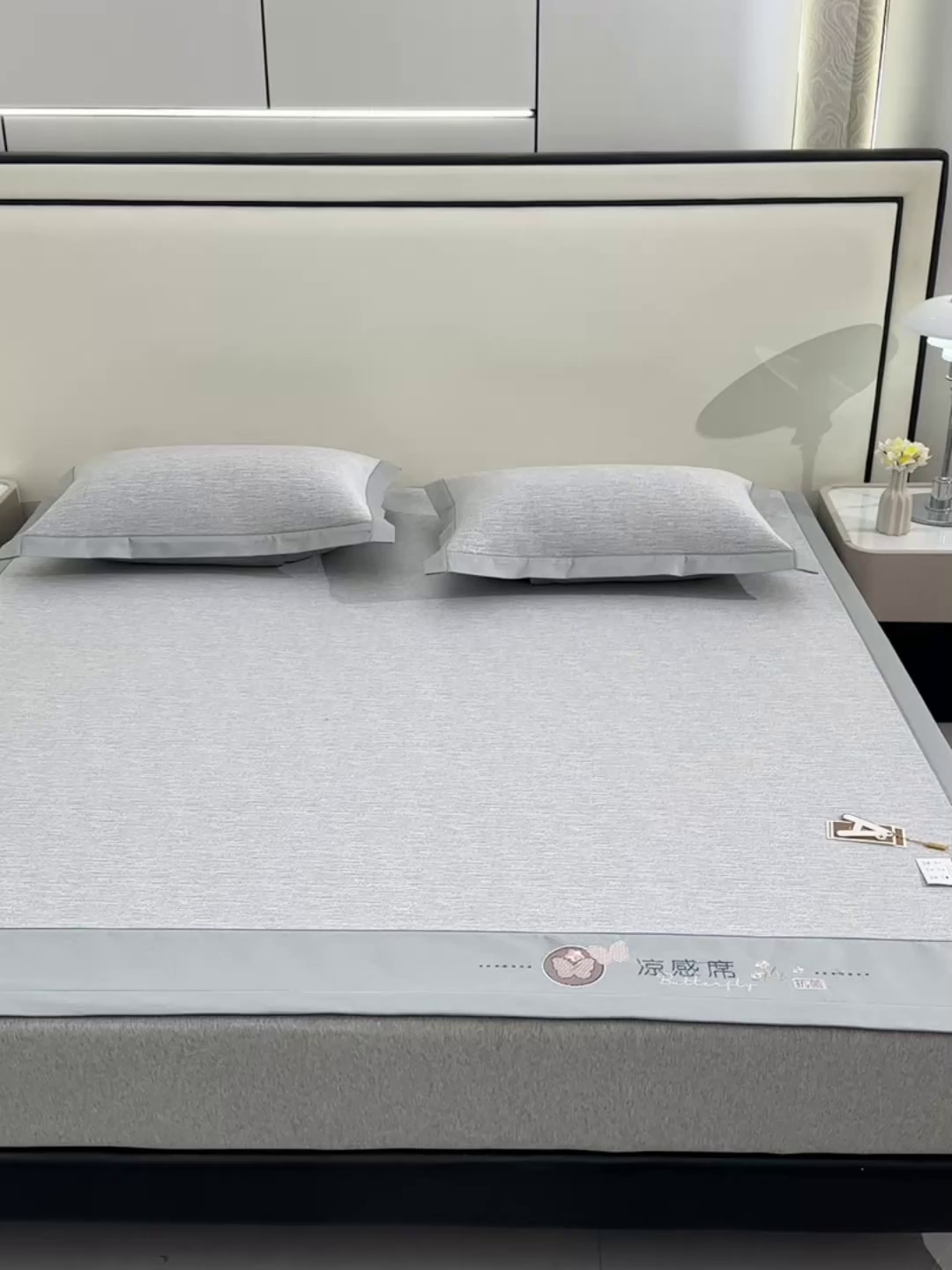 91家纺网 家纺一手货源 找家纺 小牛席业 2026新款小清新凉感冰丝席席子凉席 灰色