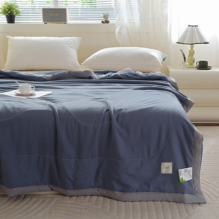 91家纺网 家纺一手货源 找家纺 六合家纺 2026春夏新款纯色水洗棉夏被夏凉被空调被 深空蓝