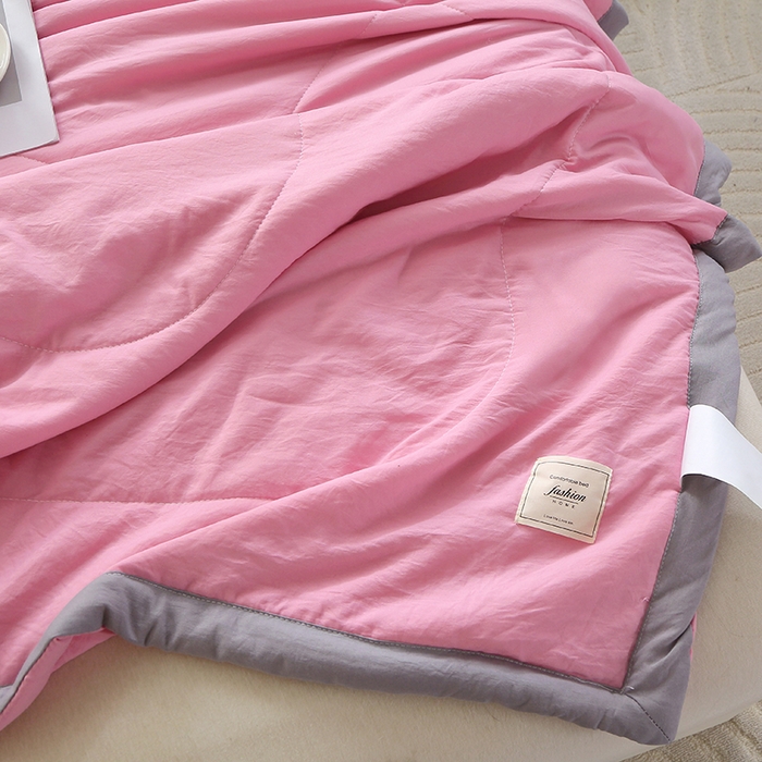 91家纺网 家纺一手货源 找家纺 六合家纺 2026春夏新款纯色水洗棉夏被夏凉被空调被 初恋粉