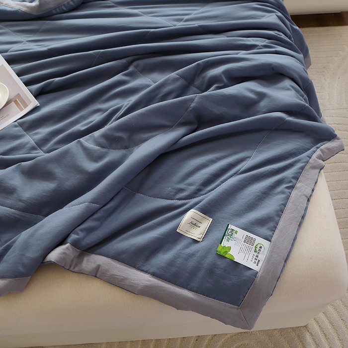 91家纺网 家纺一手货源 找家纺 六合家纺 2026春夏新款纯色水洗棉夏被夏凉被空调被 深空蓝