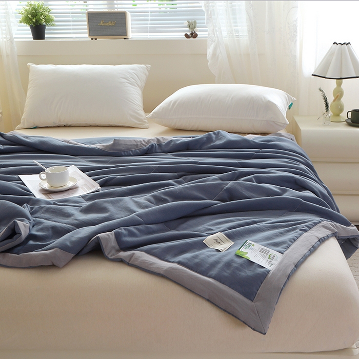 91家纺网 家纺一手货源 找家纺 六合家纺 2026春夏新款纯色水洗棉夏被夏凉被空调被 深空蓝