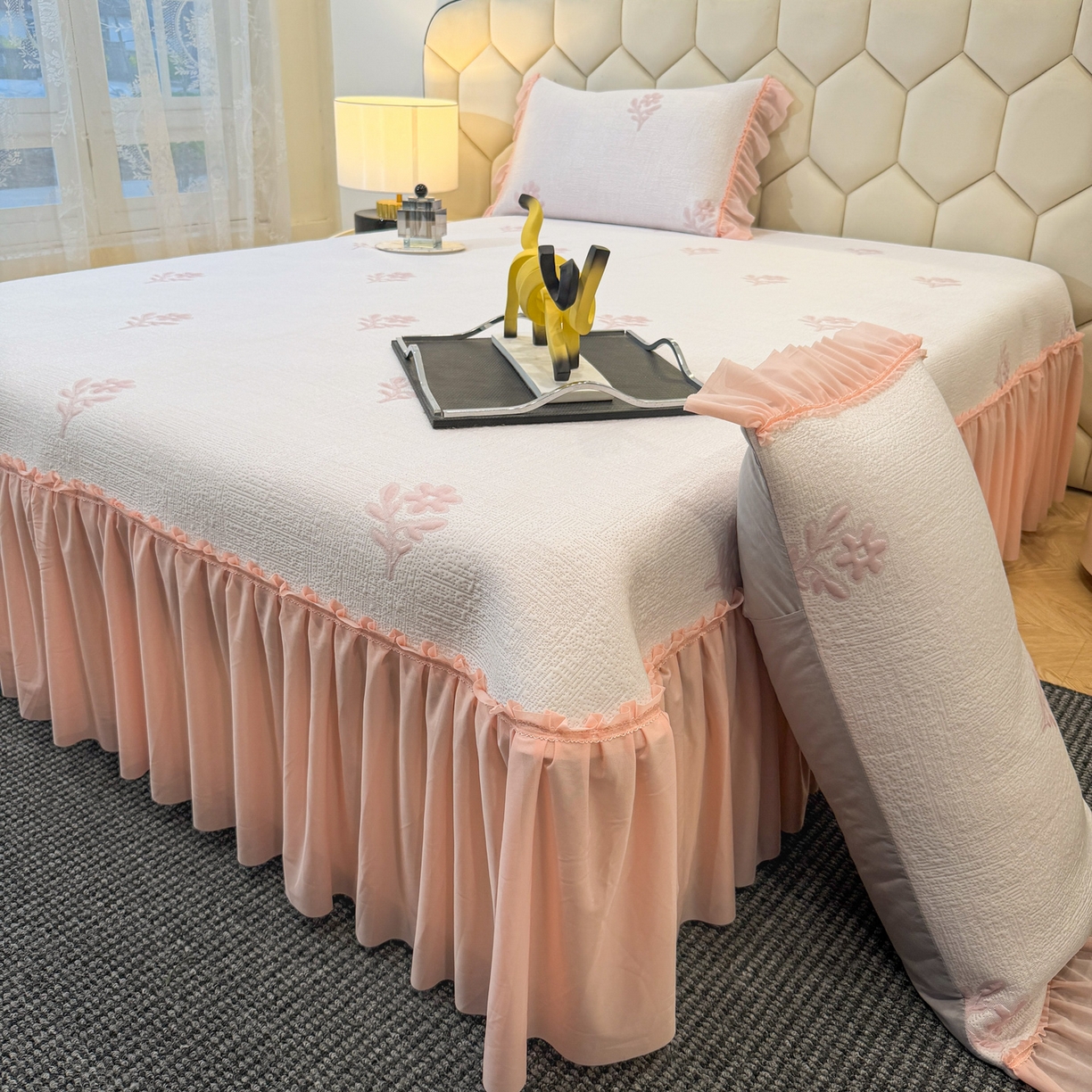 91家纺网 家纺一手货源 找家纺 （总）六合家纺 2026春夏新款A类凉感高分子床裙款凉席三件套-云絮茉香