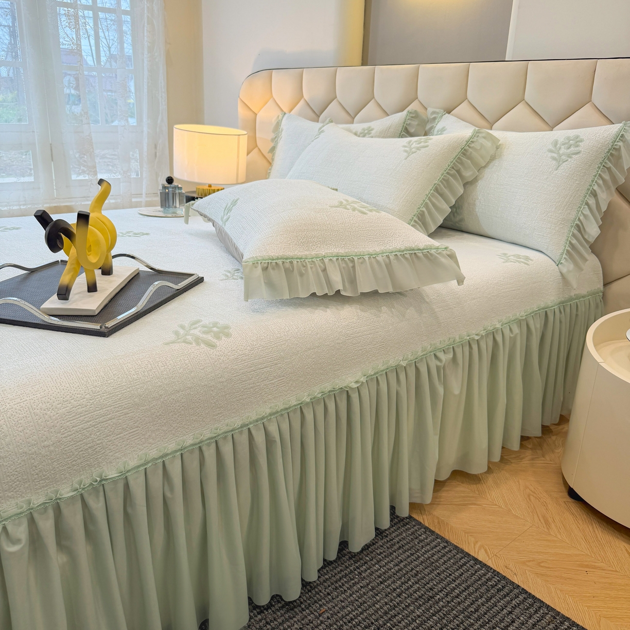 91家纺网 家纺一手货源 找家纺 六合家纺 2026春夏新款A类凉感高分子床裙款凉席三件套-云絮茉香 云絮茉香-绿色