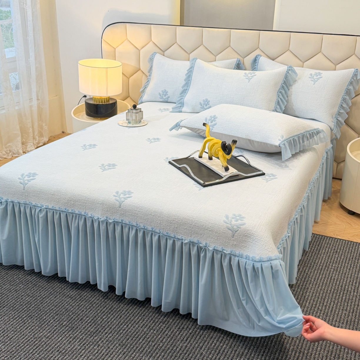 91家纺网 家纺一手货源 找家纺 六合家纺 2026春夏新款A类凉感高分子床裙款凉席三件套-云絮茉香 云絮茉香-蓝色