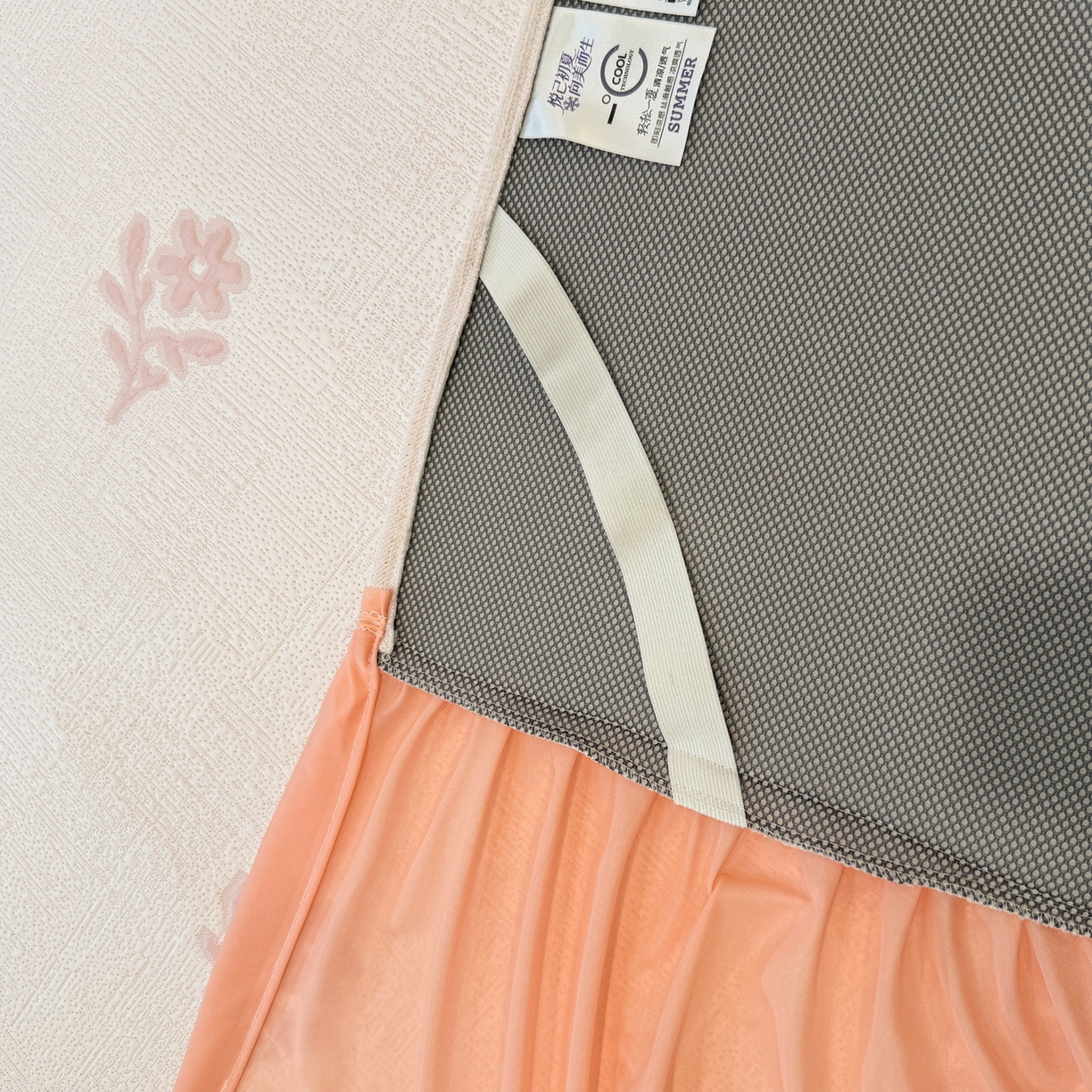 91家纺网 家纺一手货源 找家纺 六合家纺 2026春夏新款A类凉感高分子床裙款凉席三件套-云絮茉香 云絮茉香-粉色