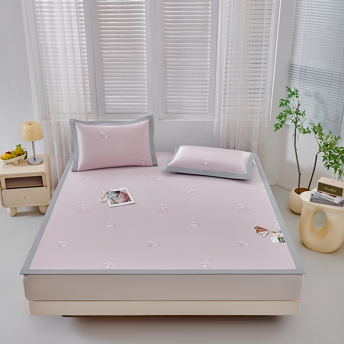 91家纺网 家纺一手货源 找家纺 小牛席业 2026新款熊猫格纹提花冰丝席席子凉席 粉色