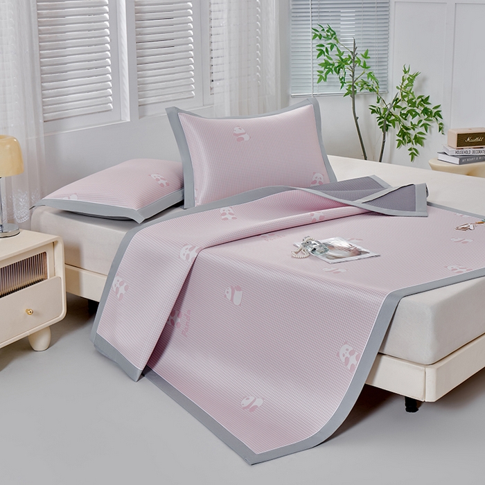 91家纺网 家纺一手货源 找家纺 小牛席业 2026新款熊猫格纹提花冰丝席席子凉席 粉色