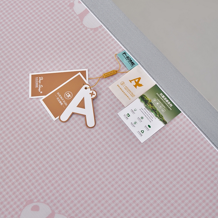 91家纺网 家纺一手货源 找家纺 小牛席业 2026新款熊猫格纹提花冰丝席席子凉席 粉色