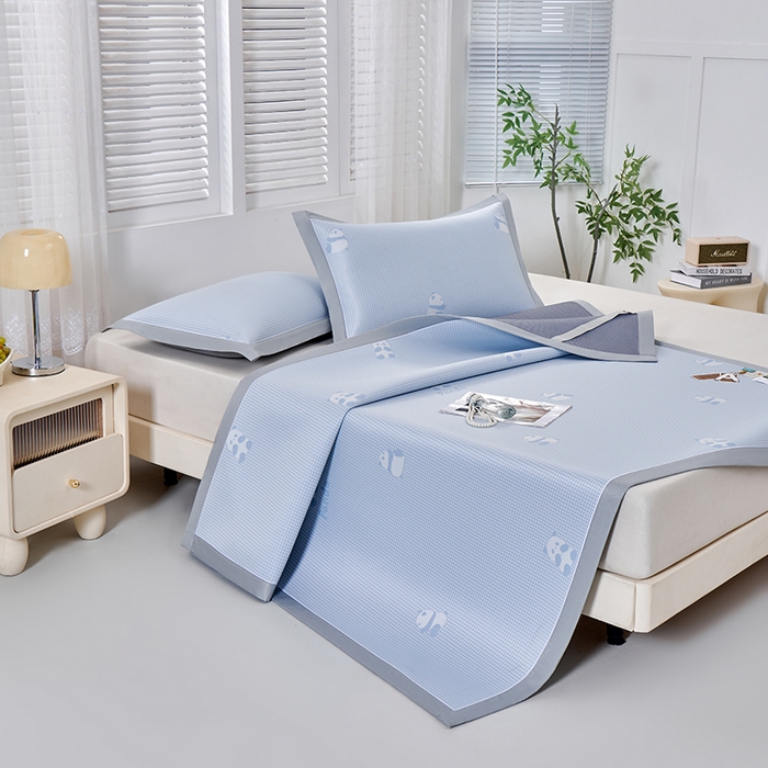 91家纺网 家纺一手货源 找家纺 小牛席业 2026新款熊猫格纹提花冰丝席席子凉席 蓝色