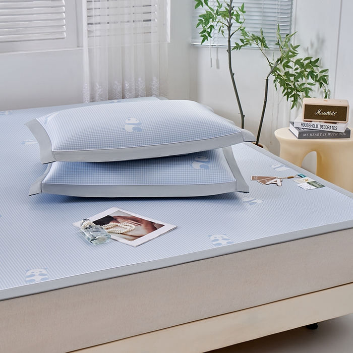 91家纺网 家纺一手货源 找家纺 小牛席业 2026新款熊猫格纹提花冰丝席席子凉席 蓝色