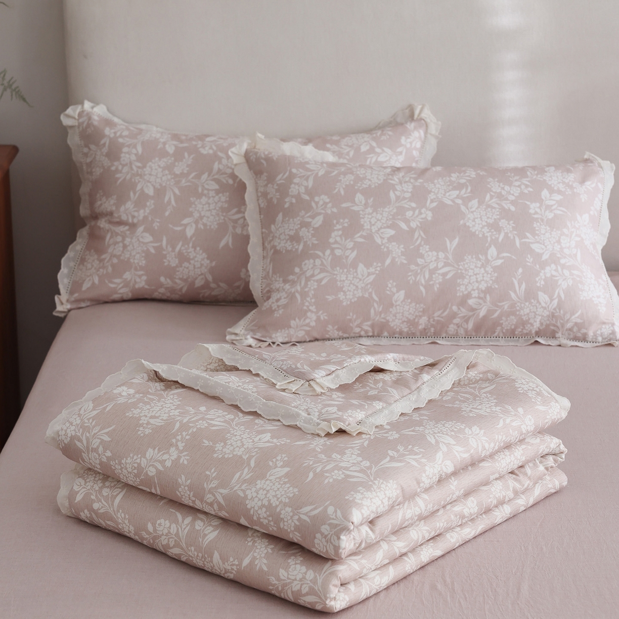 91家纺网 家纺一手货源 找家纺 （总）万盛家纺 2026新款全棉双层纱花边印花夏被空调被夏凉被