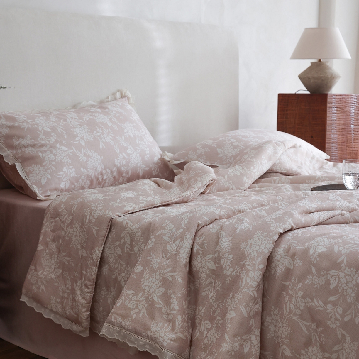 91家纺网 家纺一手货源 找家纺 万盛家纺 2026新款全棉双层纱花边印花夏被空调被夏凉被 简悦