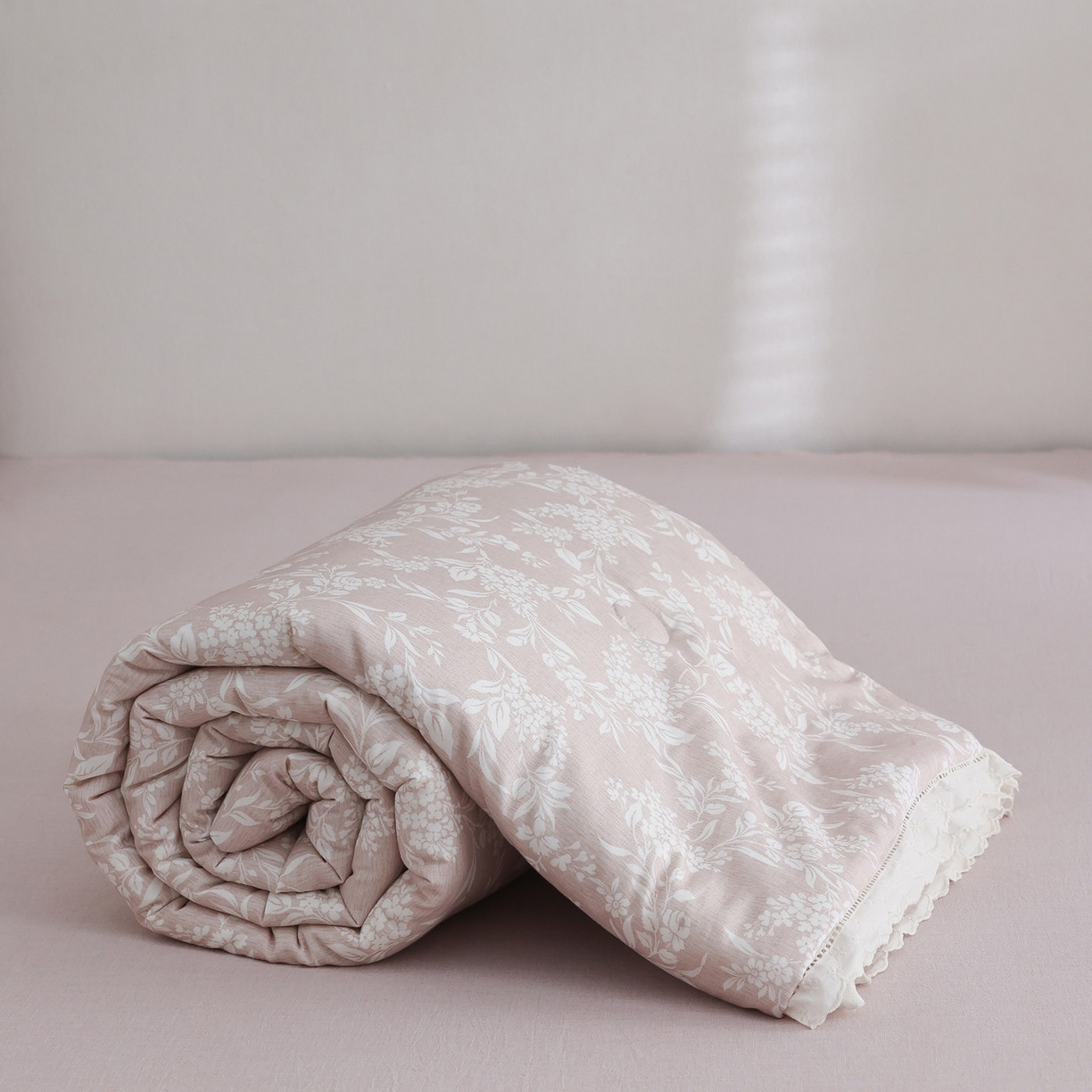 91家纺网 家纺一手货源 找家纺 万盛家纺 2026新款全棉双层纱花边印花夏被空调被夏凉被 简悦