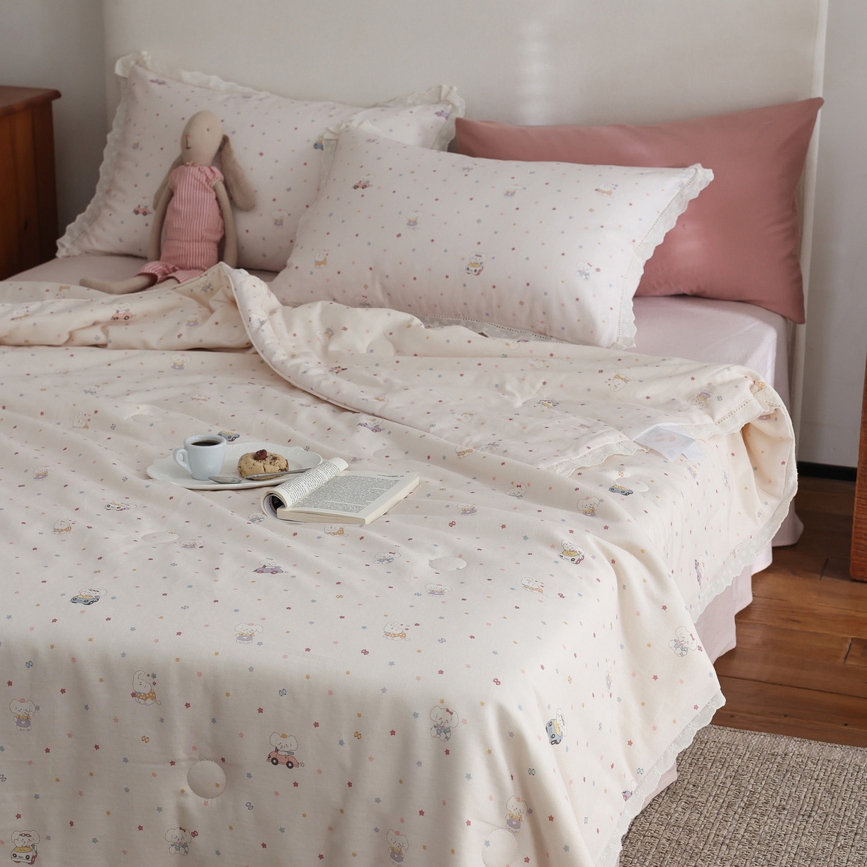 91家纺网 家纺一手货源 找家纺 万盛家纺 2026新款全棉双层纱花边印花夏被空调被夏凉被 俏皮小象