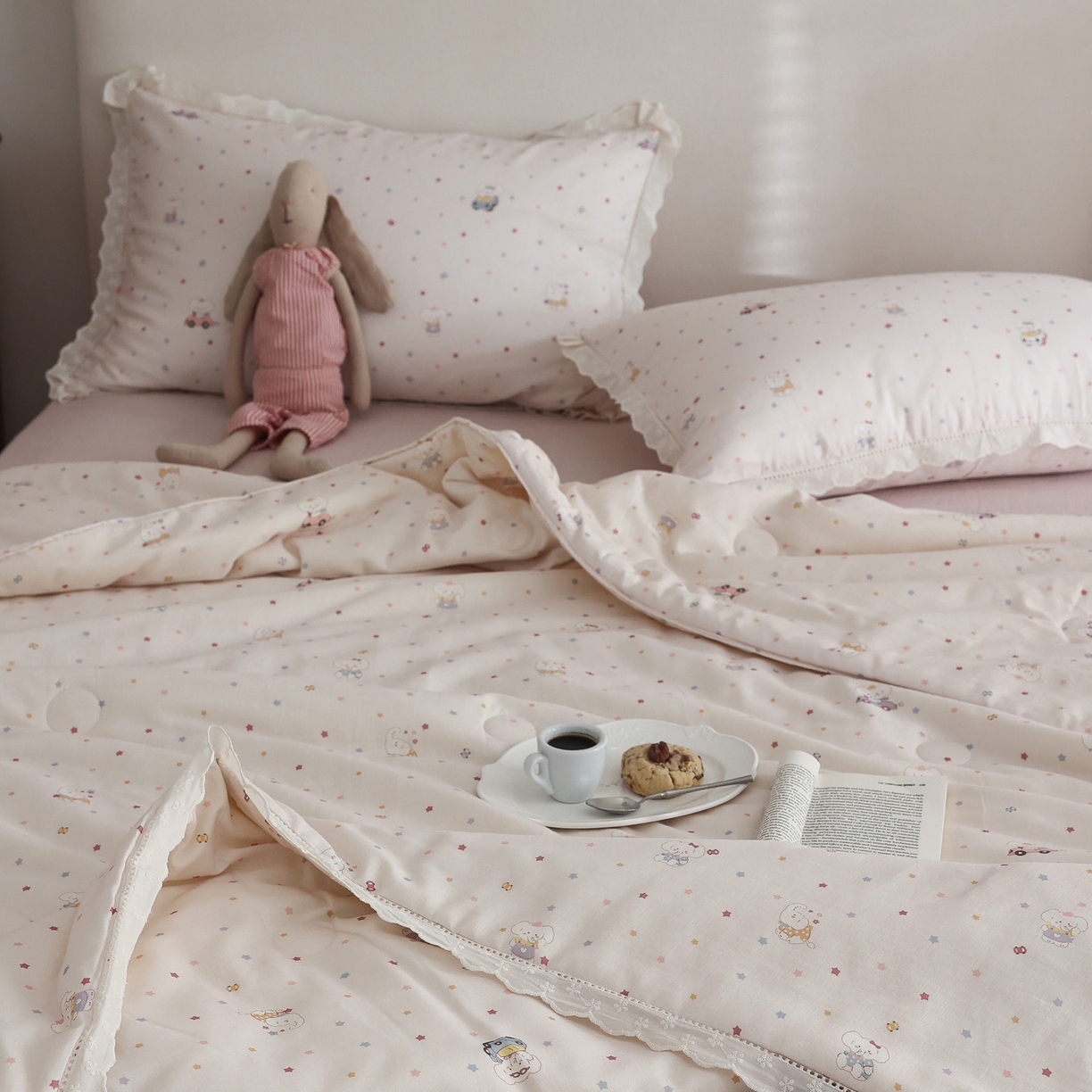 91家纺网 家纺一手货源 找家纺 万盛家纺 2026新款全棉双层纱花边印花夏被空调被夏凉被 俏皮小象