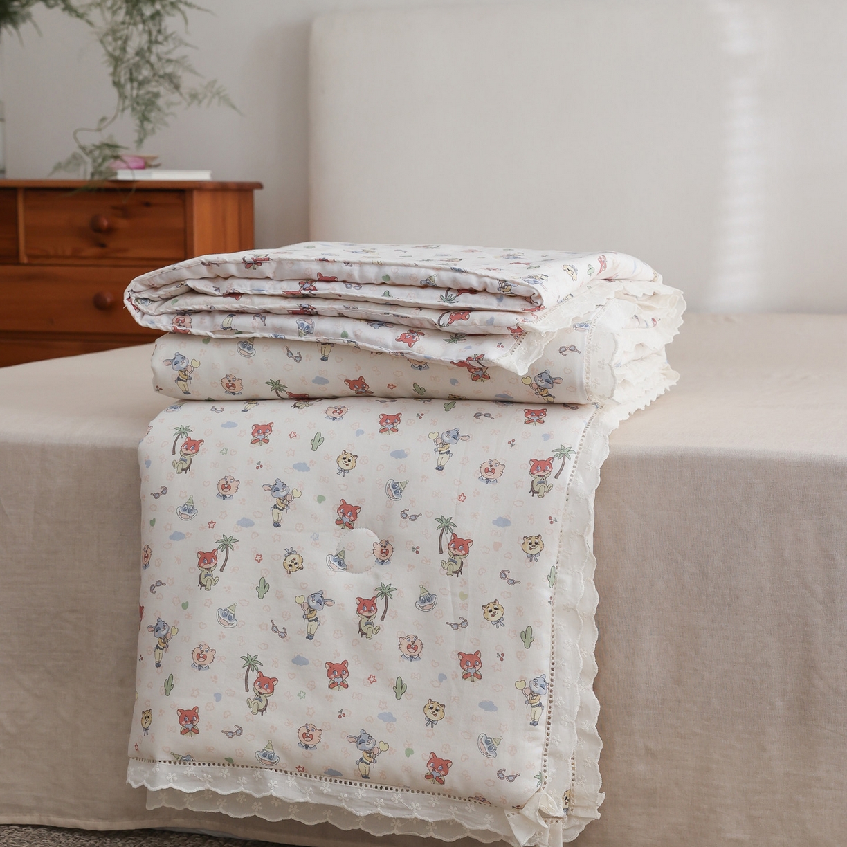 91家纺网 家纺一手货源 找家纺 万盛家纺 2026新款全棉双层纱花边印花夏被空调被夏凉被 动物城