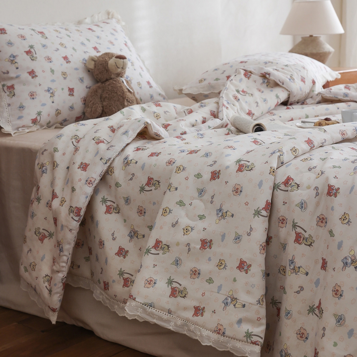 91家纺网 家纺一手货源 找家纺 万盛家纺 2026新款全棉双层纱花边印花夏被空调被夏凉被 动物城