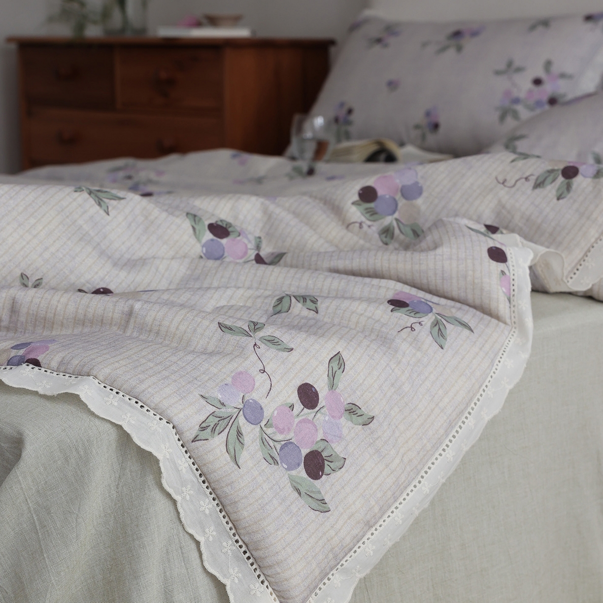 91家纺网 家纺一手货源 找家纺 万盛家纺 2026新款全棉双层纱花边印花夏被空调被夏凉被 铃兰