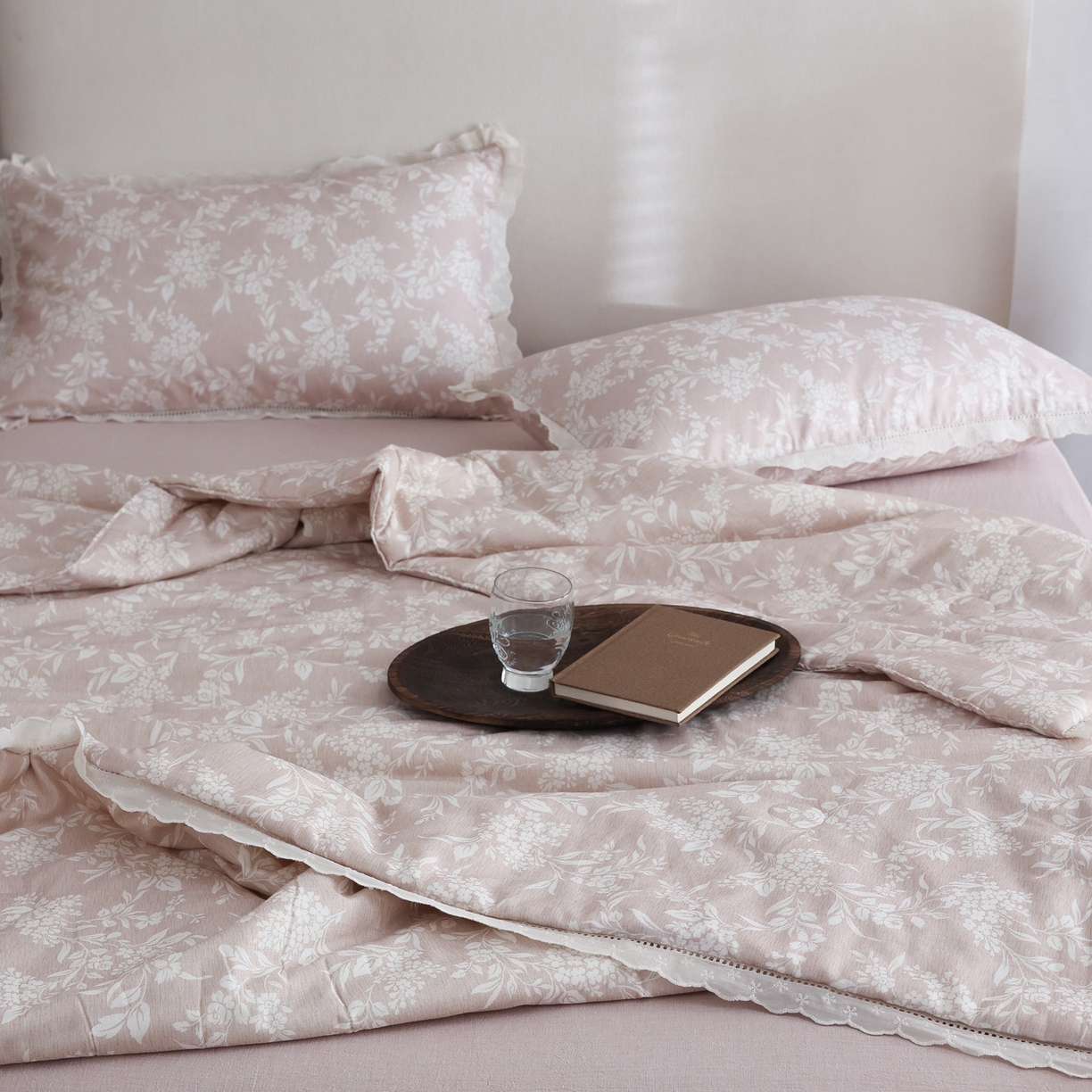 91家纺网 家纺一手货源 找家纺 万盛家纺 2026新款全棉双层纱花边印花夏被空调被夏凉被 简悦