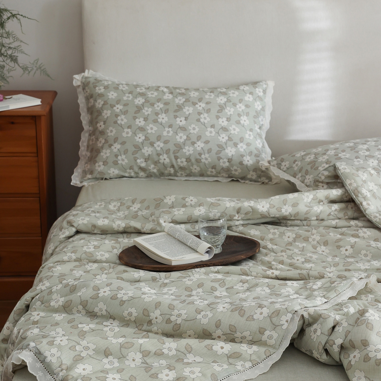 91家纺网 家纺一手货源 找家纺 万盛家纺 2026新款全棉双层纱花边印花夏被空调被夏凉被 曼叶