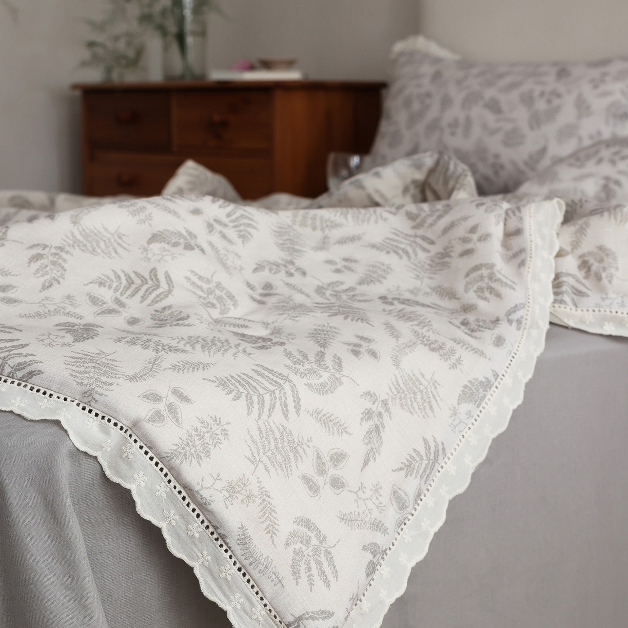 91家纺网 家纺一手货源 找家纺 万盛家纺 2026新款全棉双层纱花边印花夏被空调被夏凉被 莫里