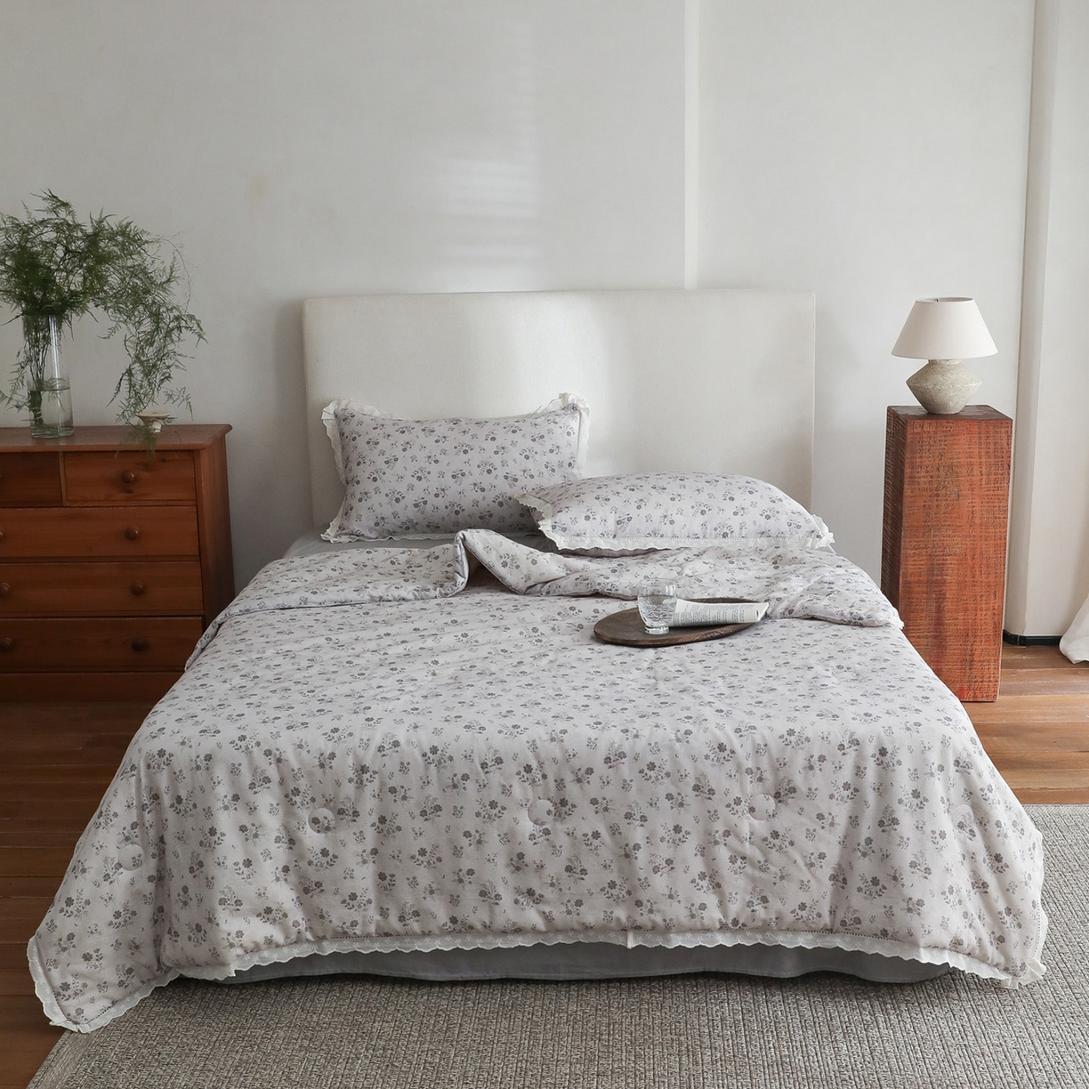 91家纺网 家纺一手货源 找家纺 万盛家纺 2026新款全棉双层纱花边印花夏被空调被夏凉被 月落昙华