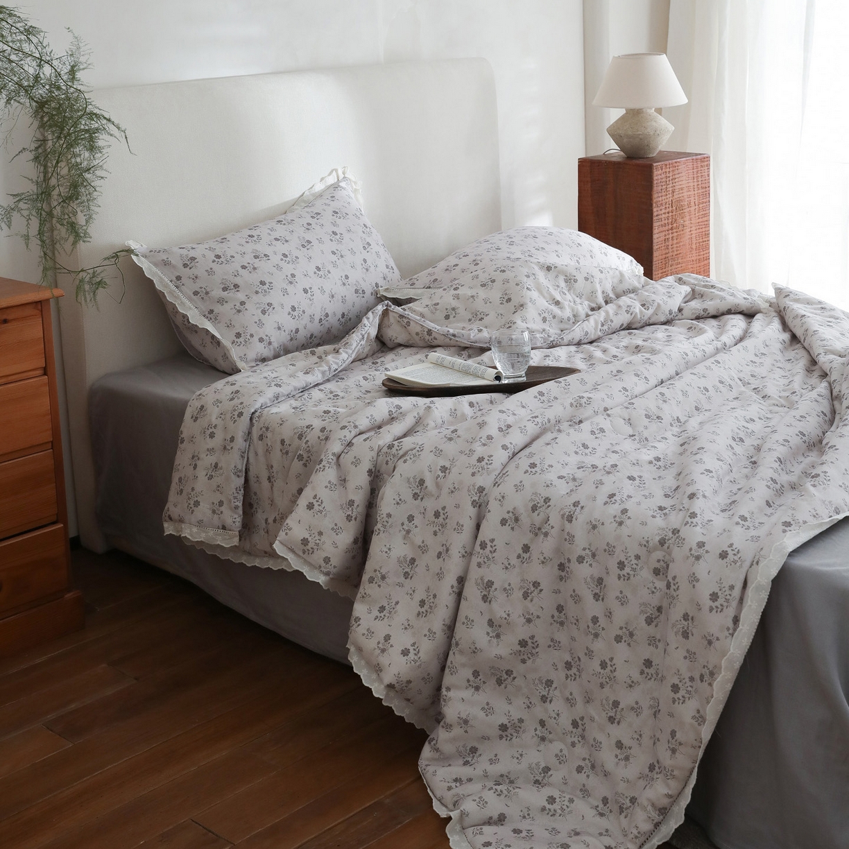 91家纺网 家纺一手货源 找家纺 万盛家纺 2026新款全棉双层纱花边印花夏被空调被夏凉被 月落昙华