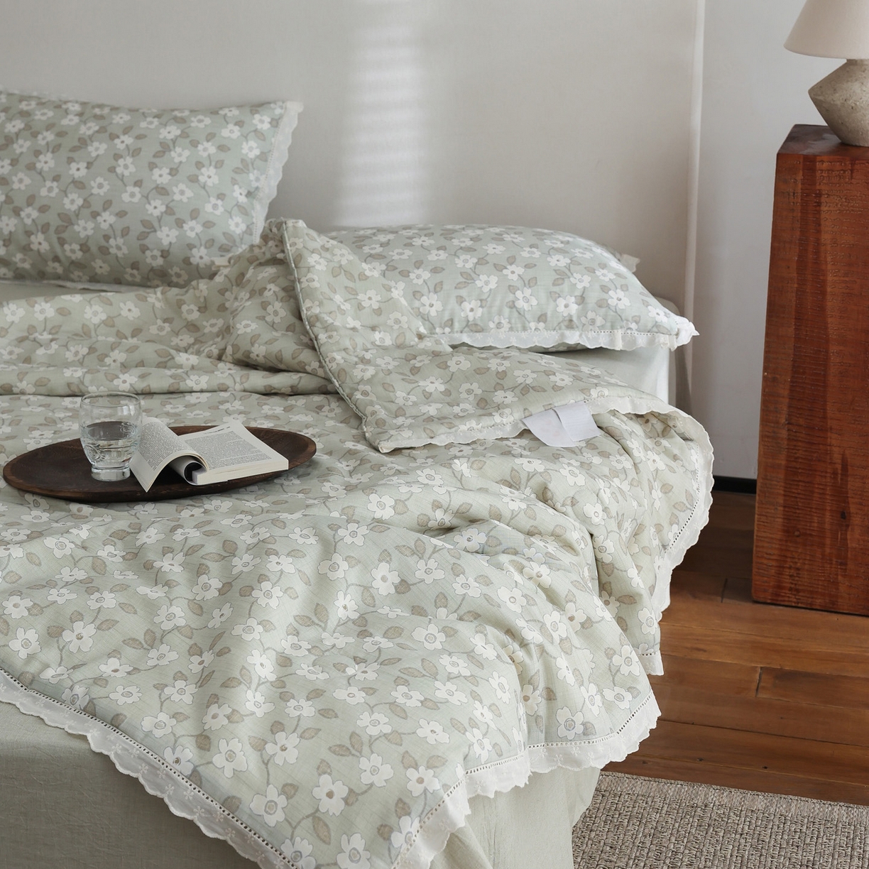 91家纺网 家纺一手货源 找家纺 万盛家纺 2026新款全棉双层纱花边印花夏被空调被夏凉被 曼叶