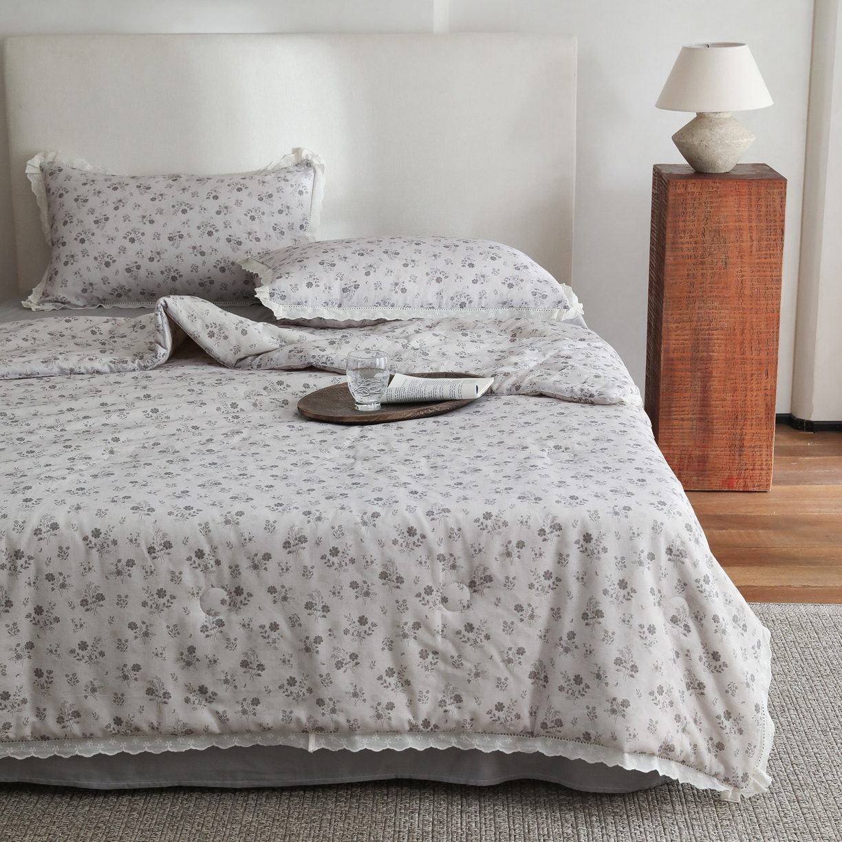 91家纺网 家纺一手货源 找家纺 万盛家纺 2026新款全棉双层纱花边印花夏被空调被夏凉被 月落昙华