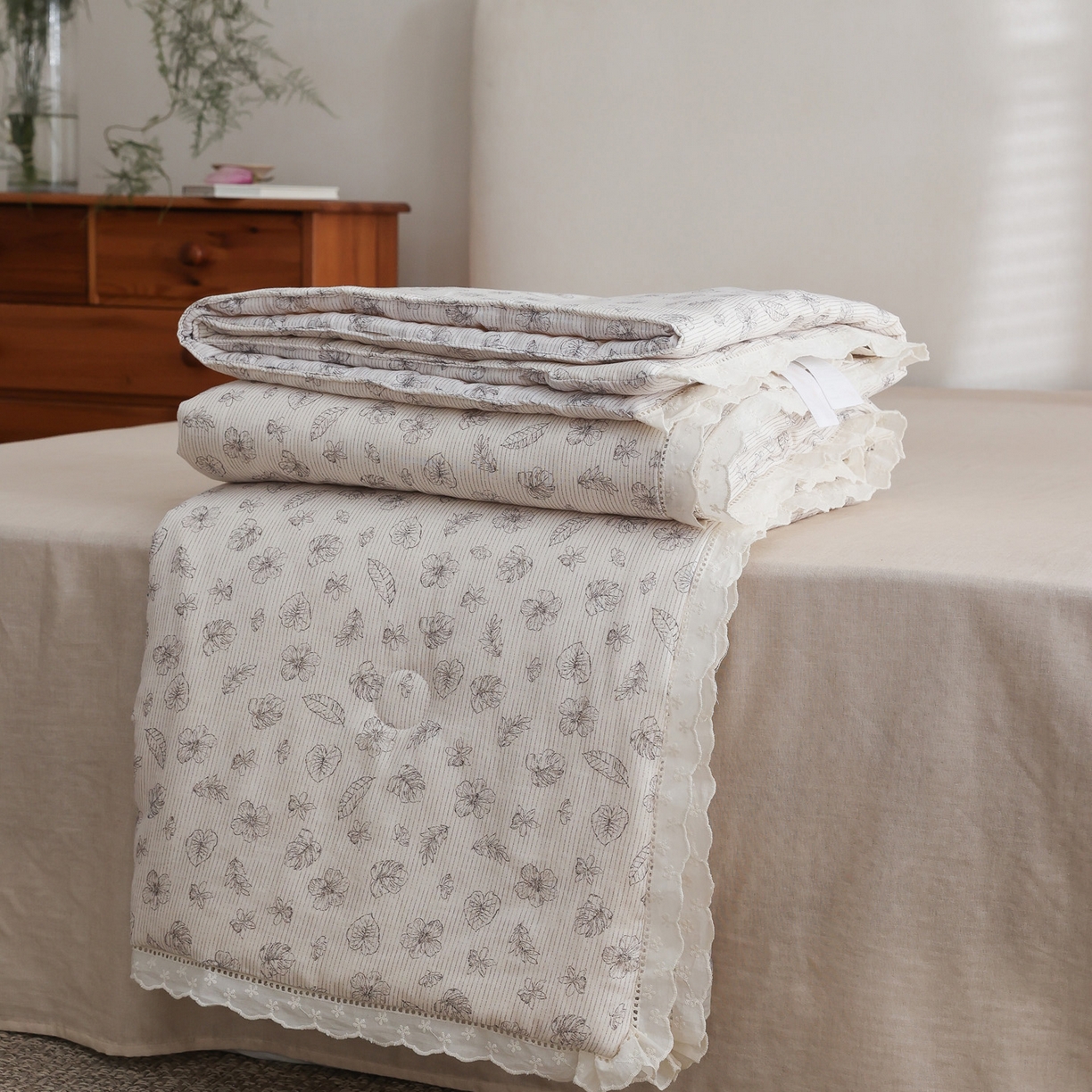 91家纺网 家纺一手货源 找家纺 万盛家纺 2026新款全棉双层纱花边印花夏被空调被夏凉被 素颜