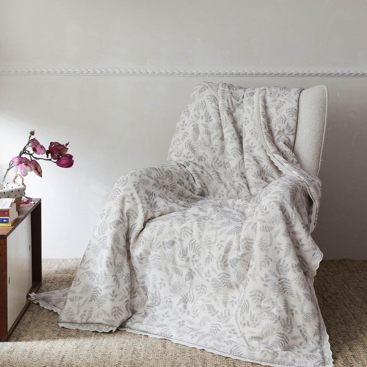 91家纺网 家纺一手货源 找家纺 万盛家纺 2026新款全棉双层纱花边印花夏被空调被夏凉被 莫里