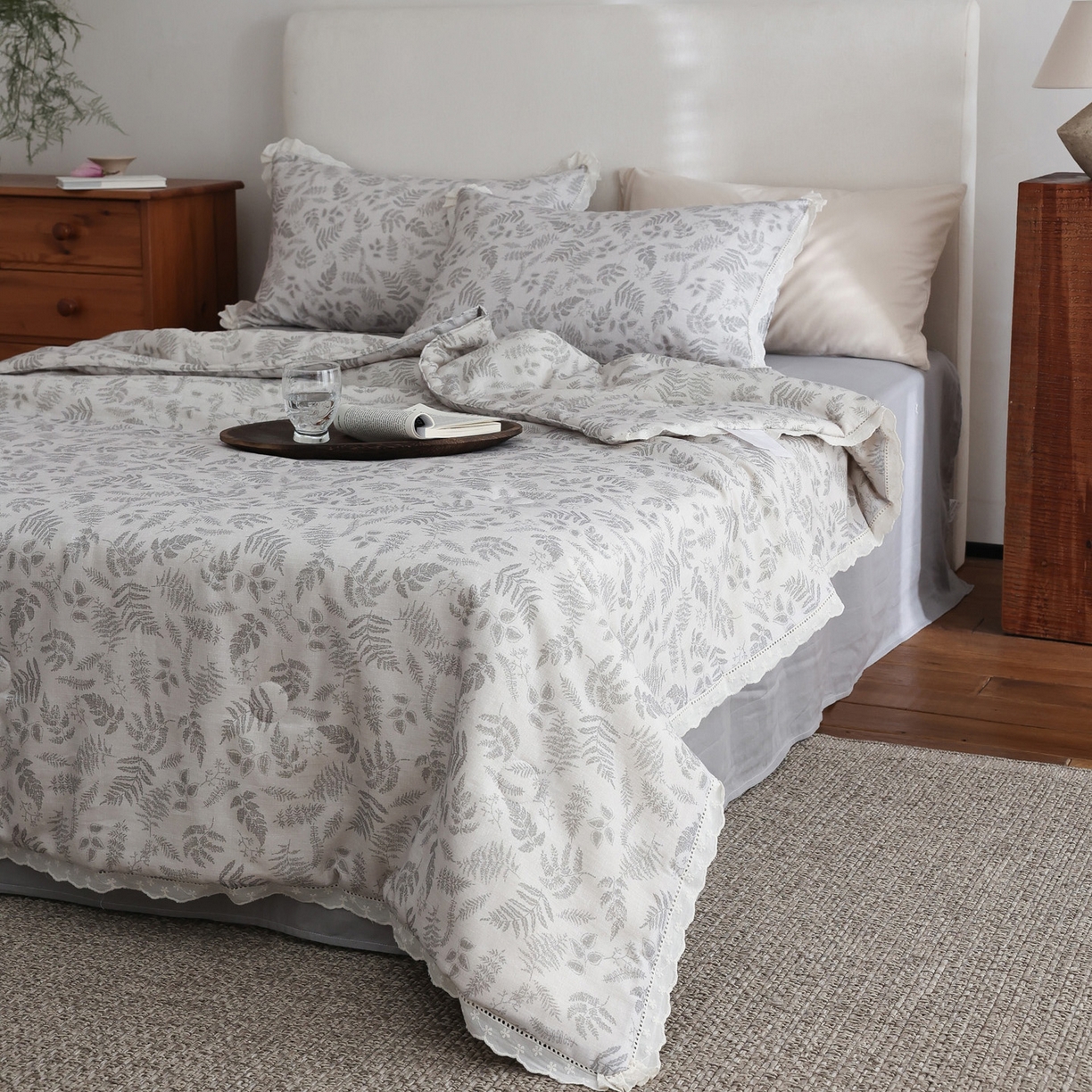 91家纺网 家纺一手货源 找家纺 万盛家纺 2026新款全棉双层纱花边印花夏被空调被夏凉被 莫里